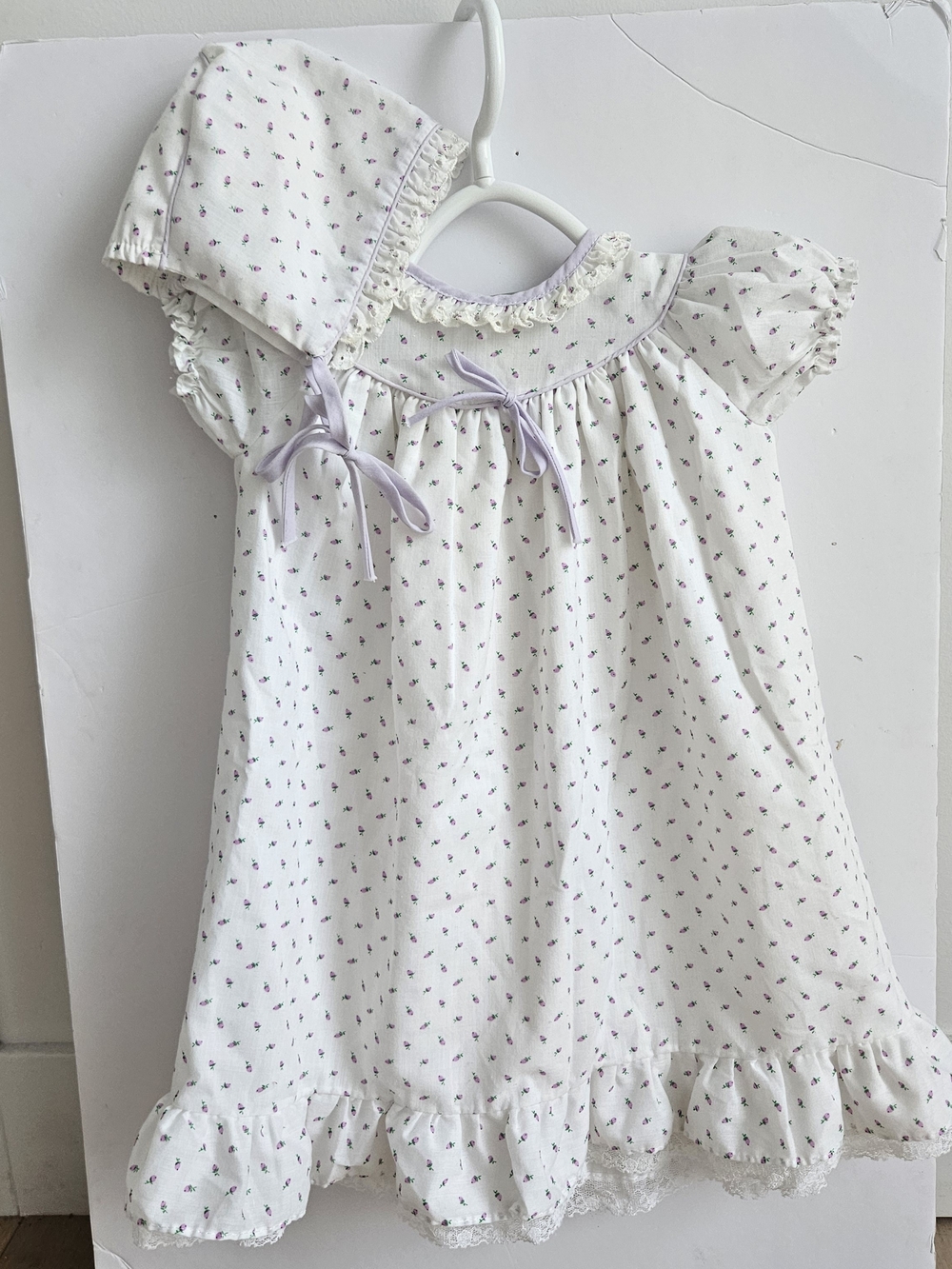 Vintage White Girls' Floral Nightgown with Lavender Accents Size 6-9 Months